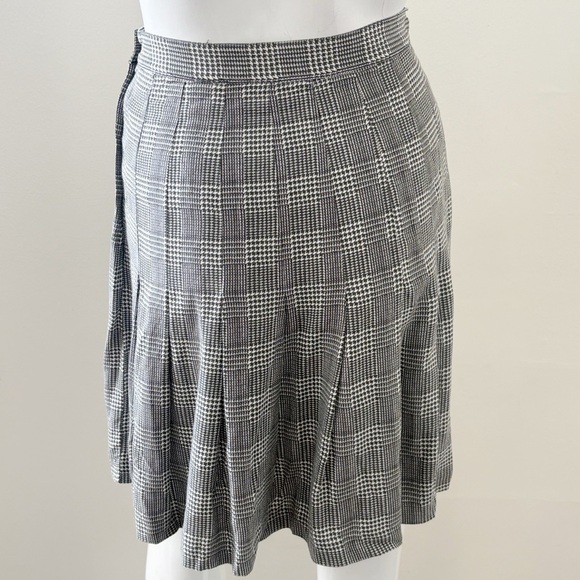 Vintage Avon Fashions Black & White Houndstooth Checkered Pleated Mini Skirt 5/6 - Picture 2 of 5